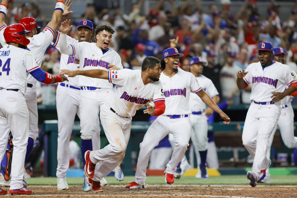 Manny Machado shows off power to lead the Dominican Republic to a needed  WBC victory