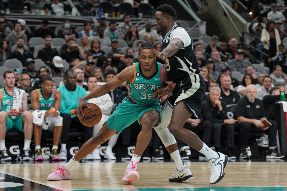 Spurs vs Bucks - NBA Picks Experts Predictions, Odds 3/22